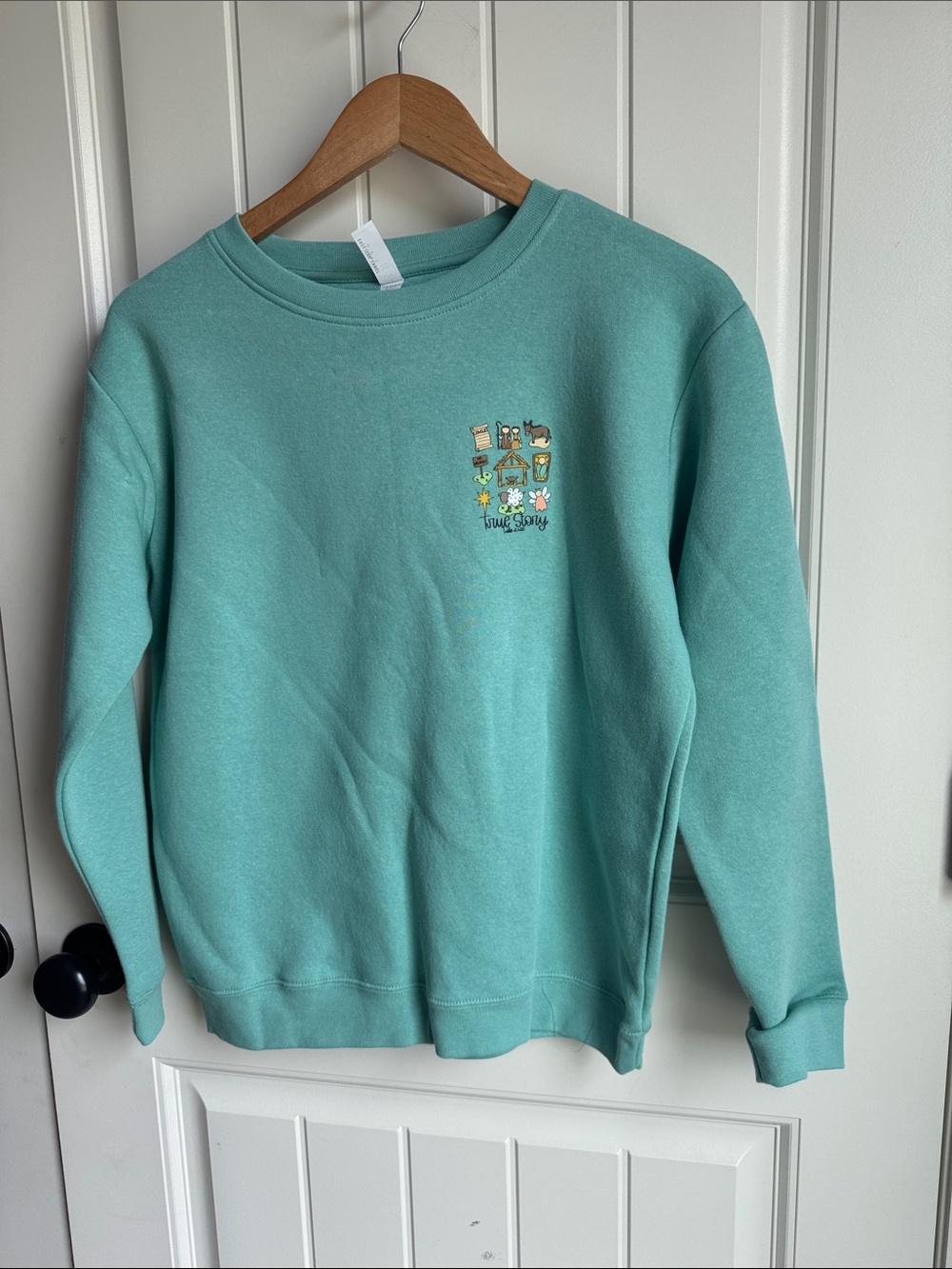 Live And Tell Youth XL sweatshirt Christian Story Graphic